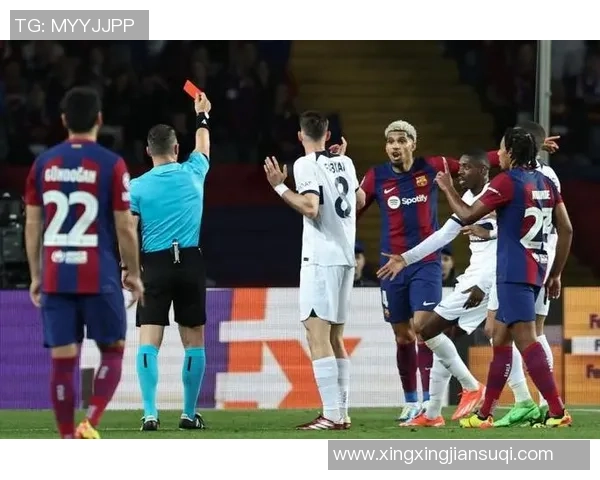 英超激战巴黎圣日耳曼绝杀里昂引发争议判罚全场沸腾