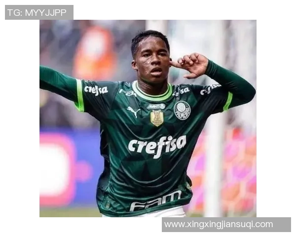 里昂主场逆转皇马上演帽子戏法精彩瞬间引发全场狂欢